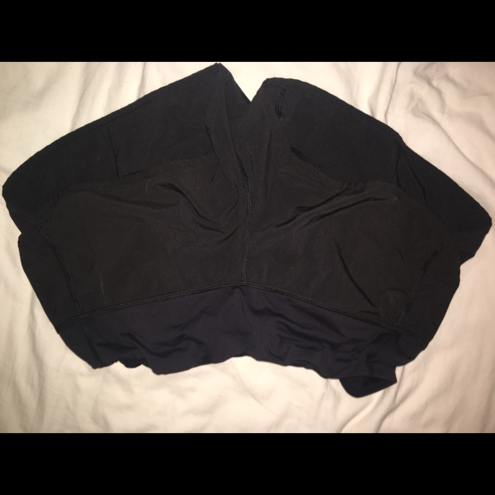 black lululemon shorts